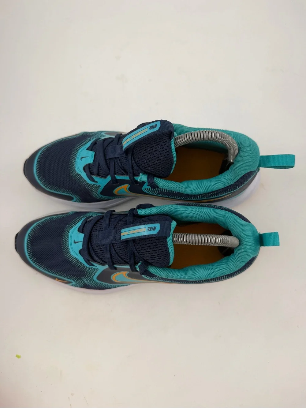 Nike Kids Cosmic Runner -SZ 6Y- Blue White Athletic Running Shoes Sneakers